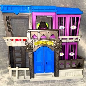 Fisher-Price Toys Imaginext DC Comics Batman’s Gotham City Jail Play-set